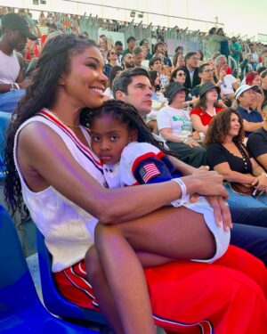 Gabrielle Union Instagram - when y’all see her you see me… #us 💁🏾‍♀️

@poloralphlauren #RLxTeamUSA