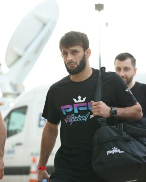Gadzhi Rabadanov Instagram - Хорошая ночь для нас @nurmagomedov_mma_school . Спасибо всем кто болел за меня. Поход за титулом чемпиона продолжается ☝🏼👊🏻 Заготовка тренера сработала @muhammad_abdulkhamidov 🫂
@magomedgadgi 
@machaev  обнял братья