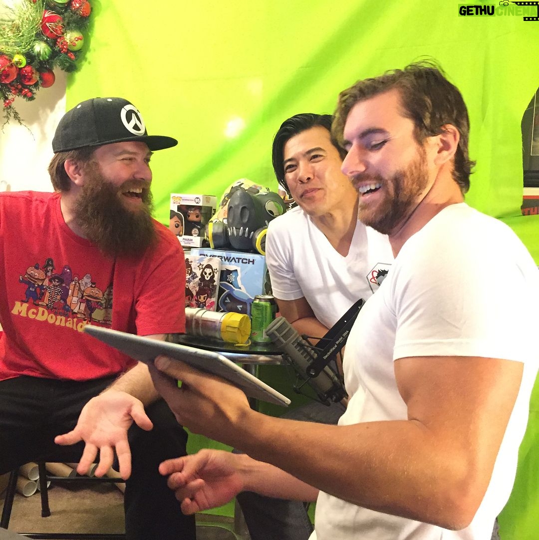 Gaku Space - 7.1K Likes - Hog Wild Toy Drive!
I was featuring on @menacemade twitch.tv/optimus_slimed for charity to give holiday presents to kids!
@thechristianhoward hopped in as a surprise guest.
Thank you so much if you watched the stream & donated for kids! We raised over $2100 while we're on the stream!
You guys will make the kids smile!
📷: @bgirlmislee
#overwatch #genji #roadhog
#streetfighterassassinsfist
#goki #kenmasters
#twitchtv #charitystream
#happyholiday #christmas #presentsforkids #toyfortots
#goodcause #lovekids