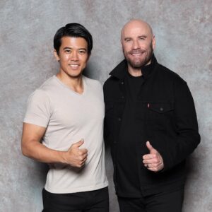 Gaku Space Instagram - The legend, John Travolta!🕺🏻🕺🏻
My photo op was right after his in the same room, so I asked the con to sneak in as his last before mine. 🥺🙏😁👌👯‍♂️📸🤣🙌
#johntravolta #moviestar #legend 
#gakuspace #actorslife #fanexpoboston