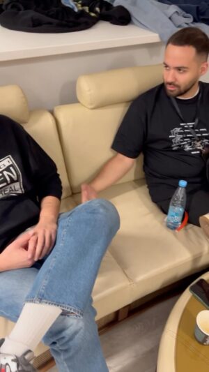 Garik Oganisyan Instagram - Неру$$кий решил отменить кумира МИЛЛИОНОВ за песню 50ЛЕТНЕЙ давности, но тот не растерялся!! Конец шокировал ВСЕХ😮