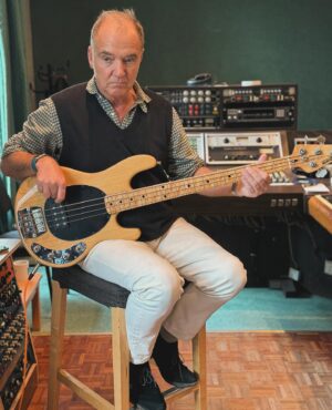 Gary Kemp Instagram - Had this fella in the studio yesterday. @guyprattofficial