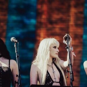Gary Numan Instagram - Big thank you to @stuntzbeauty for doing the girls hair for Cruel World. They looked amazing!! Pics: @yourethenight