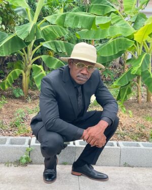 Gato Da Bato Instagram - 🏴‍☠️
François Leonidas souhaite à tous un bon dimanche☝🏿
#aunomdekelanight
La piraterie n’est jamais fini 
#ZOELAND #92I #SAL #NU⭐️AR