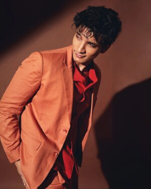 Gautham Karthik Instagram - Just an Orange Zest 🍊 😎

Outfit: @geneslecoanethemant 
Stylist: @ruchi.munoth 
Assisted by: @div.gayathrii 
Make-up: @prakatwork 
Hair: @messi_style_artistry 
📸: @arungnanavel