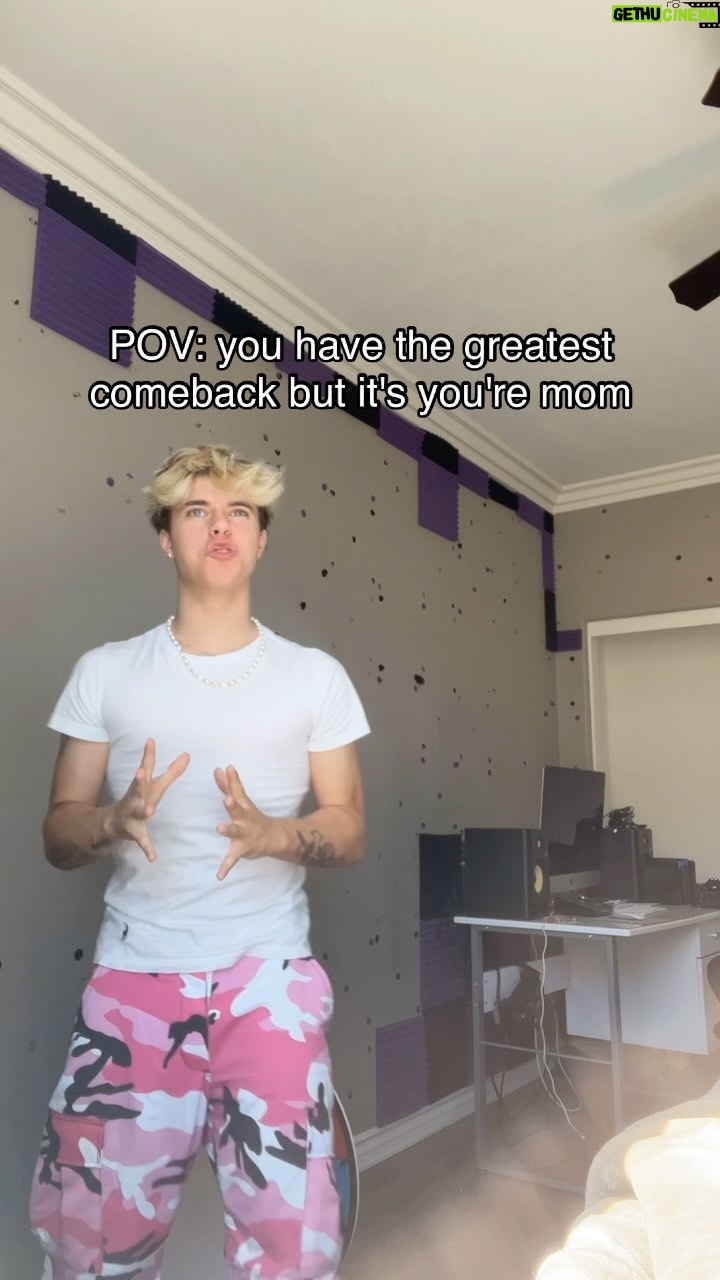 Gavin Magnus - 211.4K Likes - Woulda been the best come back ever 😂😂
#funny #relatable #meme #reels #explore #instagram