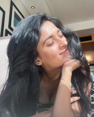 Geethika Tiwary Instagram - 💚