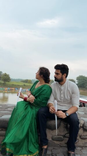 Geetika Mehandru Instagram - Reminiscing about the peaceful days of the 1980s, when life was simple and calm. 🌸✨

 #goodtime #nostalgia 

#couplegoals #nostalgia #1980