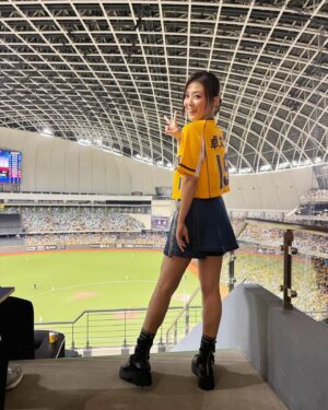 Genie Chuo Instagram - 演出前的自己
從球迷變成演唱者的進化🧬

2024/08/03  in 台北大巨蛋