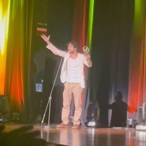 George Sauma Instagram - Acabei de perceber que no post anterior não tá o discurso completo!! Agora foi!!! Vivaaaa!!!! 😂😂😂😍😍😍❤️