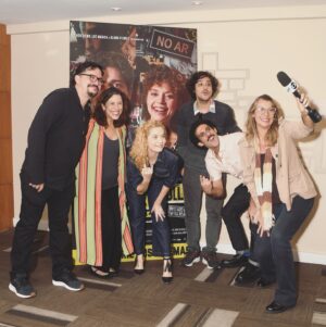George Sauma Instagram - Nossa!!!! Que honra estar indicado a melhor ator coadjuvante no Grande Prêmio do Cinema Brasileiro! Ao lado de artistas imensos! Tenho que agradecer primeiramente a @renata_magalhaes , essa gigante incansável do nosso cinema e da nossa cultura que realizou esse filme de maneira tão sublime! Parabéns Re, te amo muito! Agradecer ao @raoniseixas , produtor de elenco incrível e sensível, meu irmão, que escalou lindamente esse elenco de craques! Ao meu parceiro de cena @johnnyomassaro que é um ator tão sensível e generoso que o jogo fica fácil! Ao nosso maestro @tomasportella que conduziu tudo e principalmente minhas sequências com o Johnny de maneira brilhante e amorosa. E finalmente a toda equipe e esse elenco de irmãos e irmãs que resultou nesse filme emblemático de uma geração sobre uma geração. Nossa Flora eternizada na tela é a coisa mais linda! Que onda contar a história do @luiizantoniomello e da Rádio Maldita! Que maravilha esse reconhecimento! Muito obrigado!!!! Viva o cinema e a cultura do Brasil! 🎉❤️🎉
