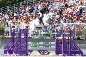 Actress Georgina Bloomberg HD Instagram Photos and Wallpapers July 2024