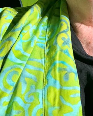 Gert Wingårdh Instagram - 876 månader har jag nu levt...

Grönsvarta paket i ett grönsvart rum...

Ett paket med tre vassa eggar...

Ett paket med en hemsydd kimono... 

Ytterligare en gåva från Mikka, en scarf med apelsiner.....

Solen sänker sig i viken