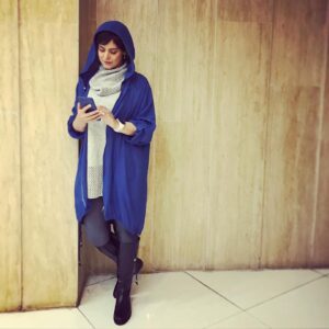 Ghazal Shakeri Instagram - …

گه راست مانند الف گه کژ چو حرف مختلف
یک لحظه پخته می شوی یک لحظه خامت می کنم

💎
#مولانا
#غزل 
#غزل_شاکری 

عکس از @alighasemi62  عزیز🙏
پشت صحنهٔ “جزیره”