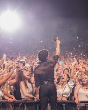 Gianluca Ginoble Instagram - Quando siete felici fateci caso ✨