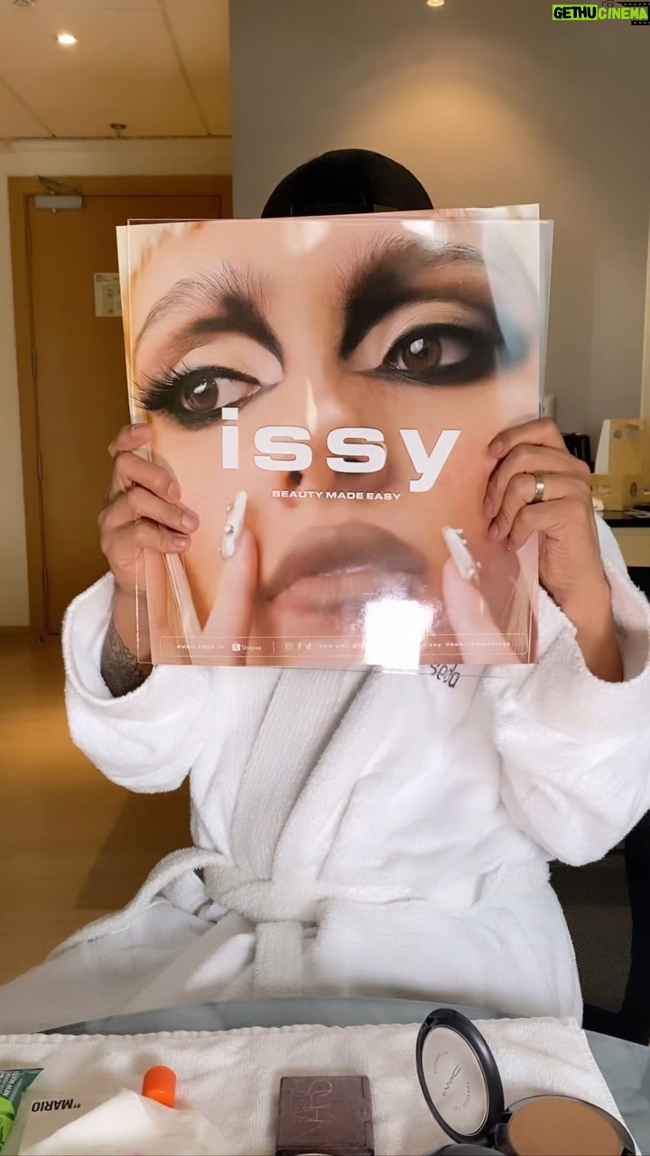 Gigi Era - 5.6K Likes - ASHLEY!!!!! Go @issyandcompany with me!!!!
Your palette….your rules!!!! This customised eye and face make up palette is sooo camp!!! Create your own palette now. Thank you @issyandcompany again. I’m excited for more colours to come soon!!!
Special thanks to my sissy @minortiz for helping me create my palette and looks.
Hair: @humanhairwigsbydave
Gown: @markjosephsayad
Earrings: @farah_abu
#issyandcompany #makeup #palette #dragracephilippines #humanhair #wigs #custommade #dragsuperstar #slay #ashley #lookatme #tyanakqueen #glowup
