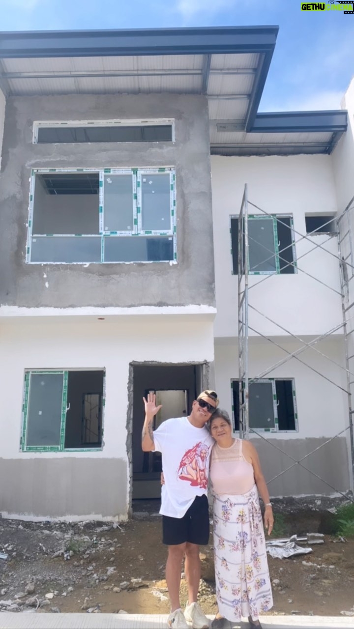 Gigi Era - 5K Likes - I love you Mama😘❤️🥰 I been so busy working but finally had a quick visit in Davao,Philippines to see my mama then surprise her with her new house and lot too.
Love you mama hope to see you again very soon 😘😘😘