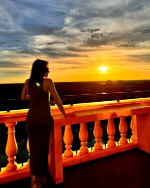 Gigi Lai Instagram - Beautiful sunset🧡

#sky #sunset #summervibes #vacations #travel #familytrip2024
