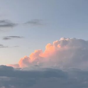 Gigi Lai Instagram - Beautiful sunset🧡

#sky #sunset #summervibes #vacations #travel #familytrip2024