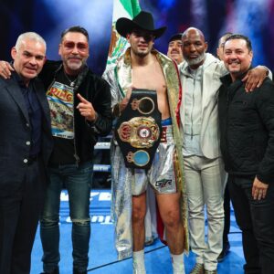 Gilberto Ramírez Instagram - Coming to conquer… Fight news coming soon 💯🇲🇽🥊. @daznboxing @goldenboy @zurdopromotions @wbaboxingofficial