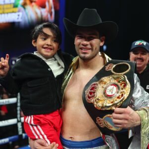 Gilberto Ramírez Instagram - Los ganadores nunca se rinden y los que se rinden nunca ganan 💯🇲🇽🥊. #AndNew #WBA #Champion
-
Winners never quit, and quitters never win 💯🇲🇽🥊. #zurdo #mazatlan #ramirez
@goldenboy @daznboxing @wbaboxingofficial @3pointmgmt