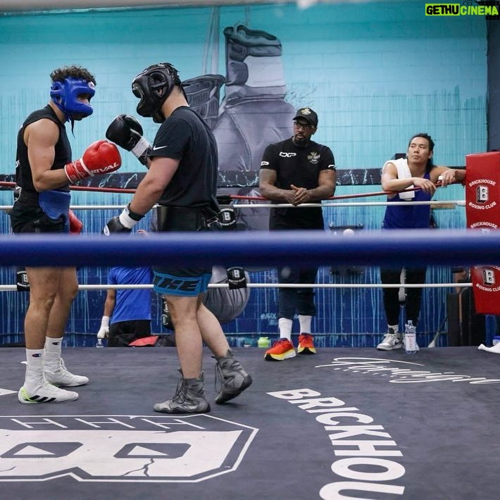 Gilberto Ramírez - 93.6K Likes - Last Day of Camp for @zurdoramirez as he transitions into Fight Week for his World Title Fight Next Saturday, March 30th from the @youtubetheater in Inglewood,Ca and Live on DAZN📺🥊🇲🇽👑
#AndTheNew
@goldenboy
@daznboxing