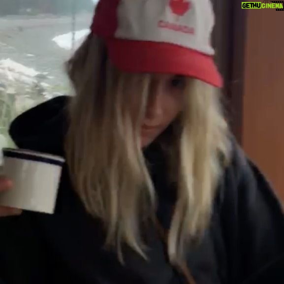 Gillian Zinser - 3 Likes - back in her happy place šØš¦