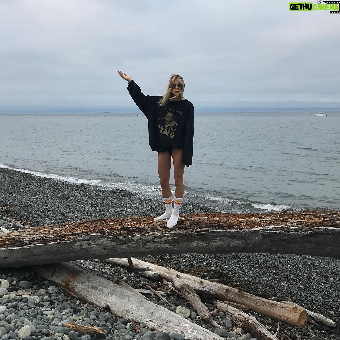 Gillian Zinser - 3 Likes - 🏹🤍