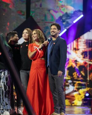 Gino Costa Instagram - 💫 Superamos la metaaaa ⭐️ 45 años de @teleton_chile nuevamente uniendo a nuestro país 🇨🇱 a seguir trabajando por la rehabilitación de tantos niños y niñas !!! Vivimos una hermosa… muy feliz de ser parte de ella @teleton_chile 🩵❤️