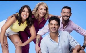 Gino Costa Instagram - 🩵LLEGÓ EL MOMENTO DE DECIR ADIÓS A MI QUERIDO TVN🩵
Sí, acabo de renunciar a la que fue mi casa por casi 12 años… 
No fue fácil tomar la decisión pero, como muchos saben, me gustan los desafíos, lo difícil, lo que me quita el sueño… y ese es el nuevo camino que emprenderé.
Me voy tranquilo, porque lo di todo y más.
Aquí fui inmensamente feliz… obvio que, como todo en la vida, pasé momentos difíciles, rabias pero, sin duda, que las risas fueron muchas más…
El 2012 llegué a TVN como un pollo de 24 años al programa más importante de la TV: “Buenos Días a Todos, El Matinal de Chile” donde me dieron la oportunidad de hacer de todo: notero, panelista, animador, sin duda, la mejor escuela que podría haber tenido.
TVN me regaló la posibilidad de animar festivales… como el hermoso Festival de Dichato… estuve en el backstage del Festival de Talca, Olmué y Viña… animé el programa satélite de Viña y como olvidar a mi favorito “Buen Finde ❤️” … compartí estudio con los mejores de la TV, de los que aprendí muchísimo… pero lejos lejos lejos, lo mejor de todo, son los amigos que me hice… los quiero muchísimo, los llevo a cada uno de ustedes en mi corazón. No bajen los brazos: que los valoren, lúzcanse, brillen y que los hagan brillar!
Se cierra un ciclo, pero comienza uno que estoy seguro les encantará… nos seguiremos viendo 🩵✌️ Hasta siempre @tvn
