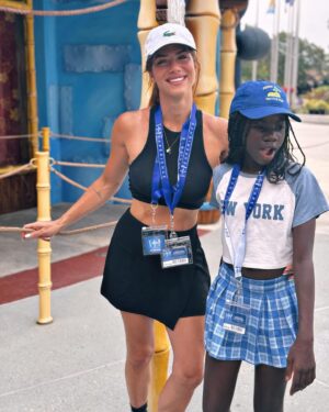 Giovanna Ewbank Instagram - Minha pitchuca e eu sendo felizes por aí!
Que sorte a minha ter uma filha como melhor amiga! 
Te amo tanto meu amor, daqui até o infinito minha Títi 💖

PS: ela tá enorme não tá gente? 🥹