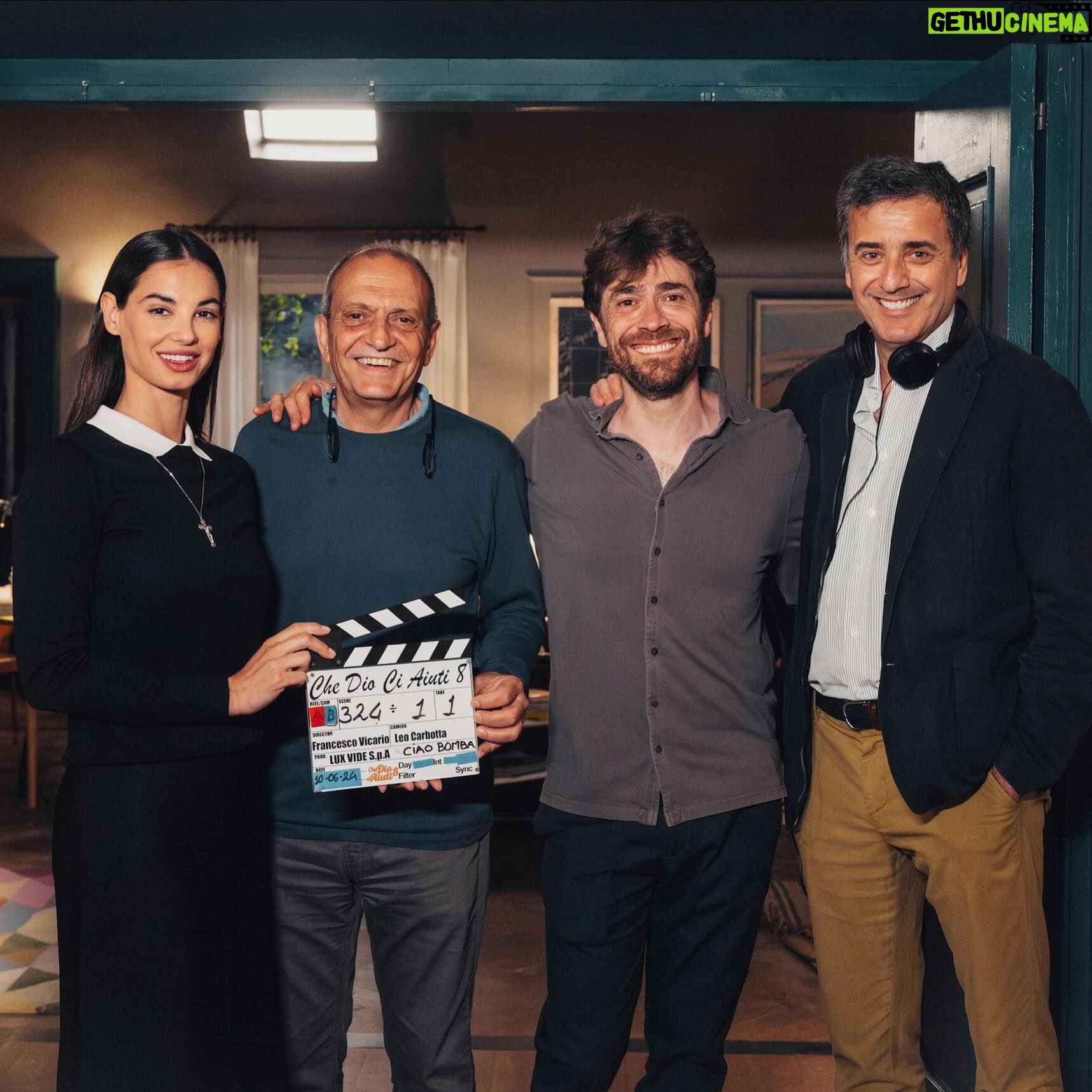 Giovanni Scifoni - 13.7K Likes - 🎬 Primo ciak per #CheDioCiAiuti8.
Sono iniziate oggi, a Roma, le riprese della serie con protagonista Francesca Chillemi nei panni di Azzurra, pronta a vivere la sua vocazione dopo aver preso i voti nel finale dell’ultima stagione.
📣 “Siamo qui perchè ci sono ancora delle persone che ci mettono entusiasmo e amore nell’immaginare e creare questa serie, dagli sceneggiatori alla produzione, al cast” ha detto il CEO di Lux Vide Luca Bernabei in occasione della prima giornata di shooting.
📺 #CheDioCiAiuti8 è una produzione Lux Vide in collaborazione con #RaiFiction, scritta da Elena Bucaccio, Silvia Leuzzi, Alessandro Zullato, Anna Bottino e diretta ancora una volta da Francesco Vicario. Ad affiancare la protagonista Francesca Chillemi, un cast rinnovato a partire da Giovanni Scifoni che interpreterà un personaggio che conosceremo presto.
📸 Virginia Bettoja
@chediociaiuti_official @fremantleit