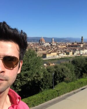 Girish Kumar Instagram - Selfie toh Banti hai boss