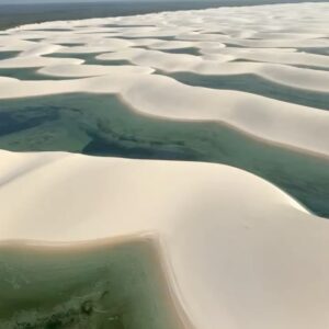 Gisele Bündchen Instagram - Sempre sonhei em visitar os Lençóis. Que lindo que é o nosso Brasil!❤️ I’ve always dreamed of visiting Lençóis Maranhenses. Brazil is so beautiful!