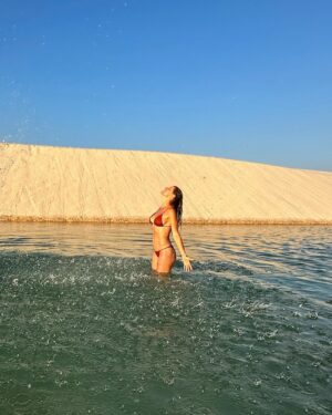 Gisele Bündchen Instagram - Sempre sonhei em visitar os Lençóis. Que lindo que é o nosso Brasil!❤️ I’ve always dreamed of visiting Lençóis Maranhenses. Brazil is so beautiful!