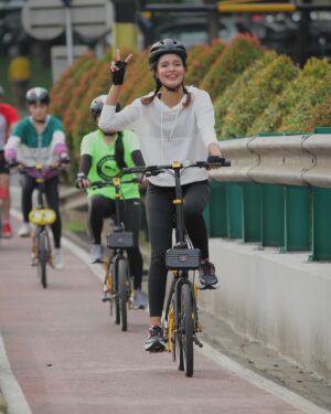 Gita Virga Instagram - Count your life by smiles =)