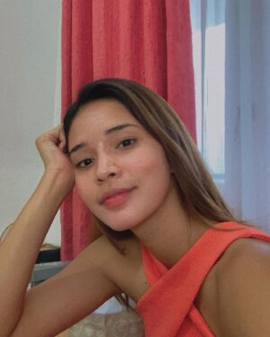 Gita Virga Instagram - Selamat hari Sabtu.
Sampe hampir lupa hari karena setiap hari dirumah. Biasanya di hari Sabtu ini seringnya habisin waktu diluar rumah. Tapi dalam kondisi ini mau tidak mau yang terbaik menghabiskan waktu untuk dirumah aja. Kira-kira hal apa lagi yaa yang belum dilakukan selama dirumah.. Bagaimana Sabtu kalian 🤪