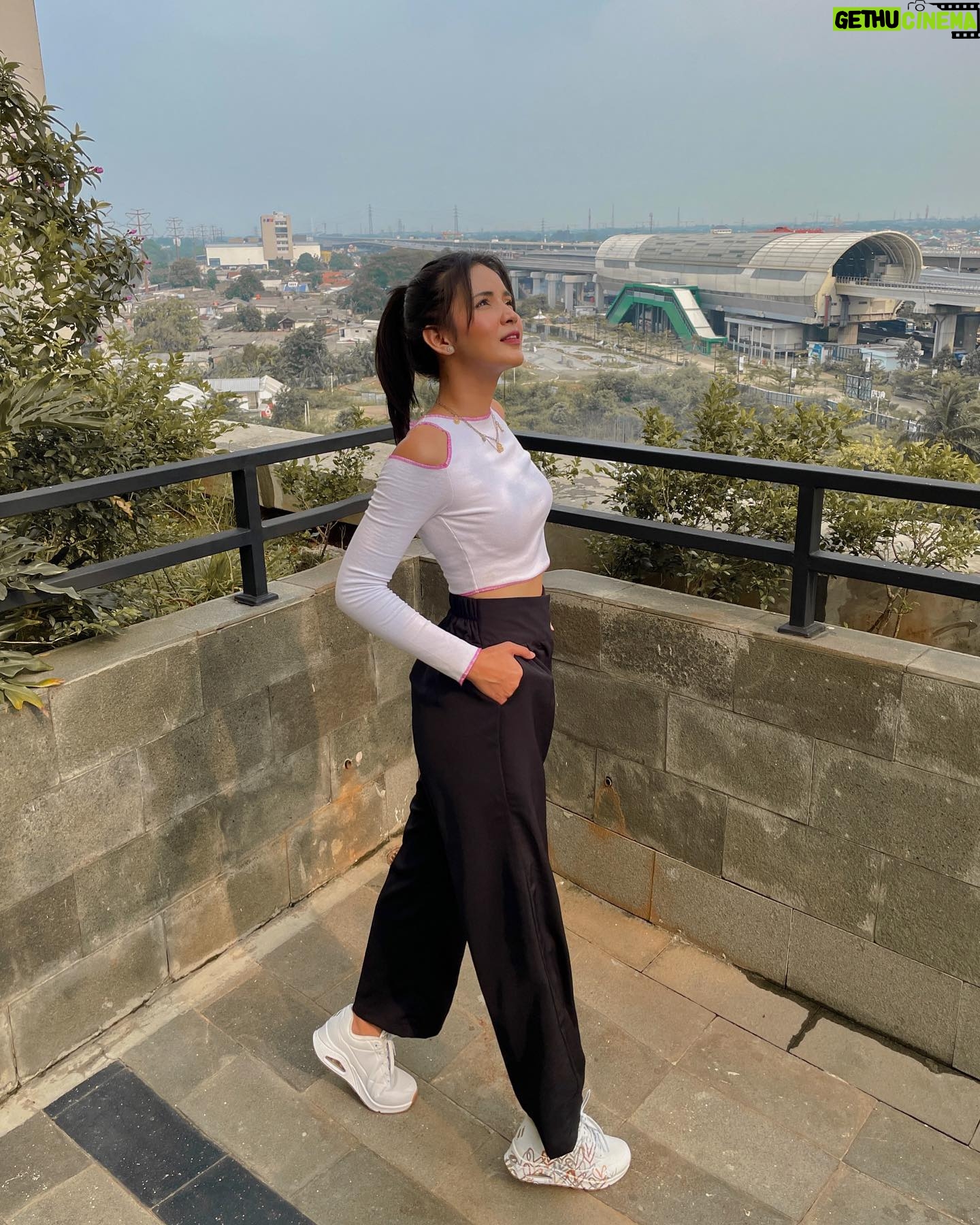 Gita Virga - 3.9K Likes - Guide me to the right path