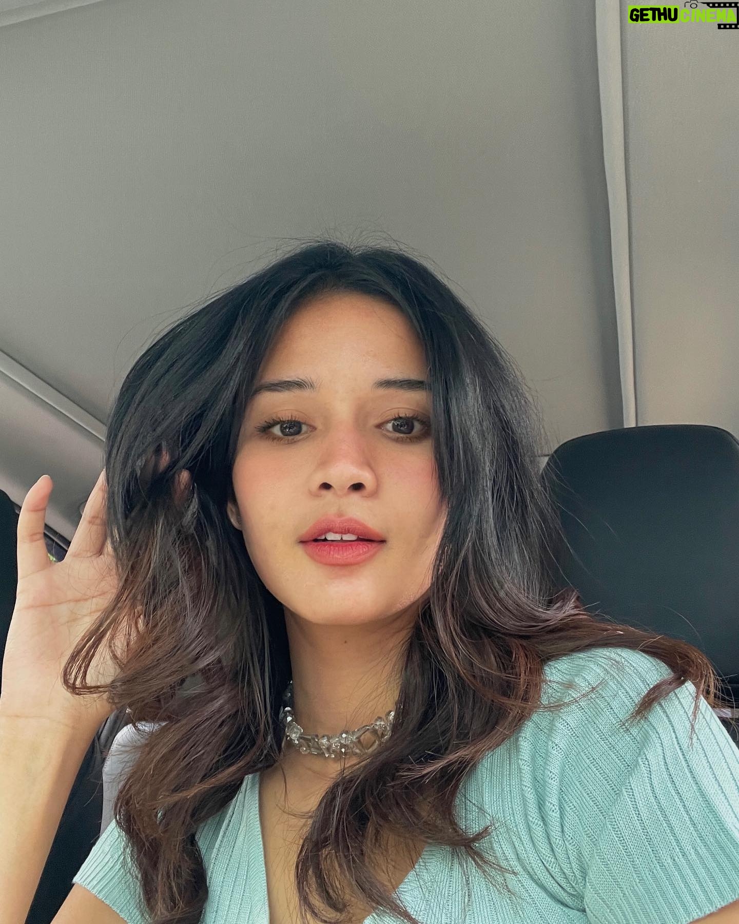 Gita Virga - 7.1K Likes - I have my own path.
Dont judge me by this selfie✌️