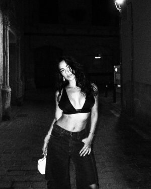 Gizem Emre Instagram - strolling through palma 🖤