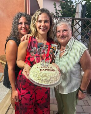 Glenda Resta Instagram - Almeno al compleanno… il post lo metto!😂 tanti auguri a me🥹💖🫧✨