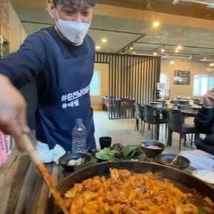 Go Gyu-pil Instagram - #춘천남이닭갈비 대박맛남