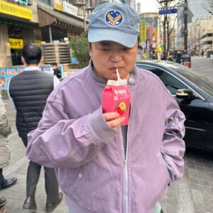 Go Gyu-pil Instagram - 딸기우유