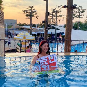 Go Won-hee Instagram - @hyominnn 
@hyominsour_official 
@daze_dayz 

덕분에 올 여름 휴가는 다 갔다!!!