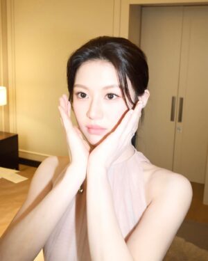 Go Youn-jung Instagram - 🥳🏆💗