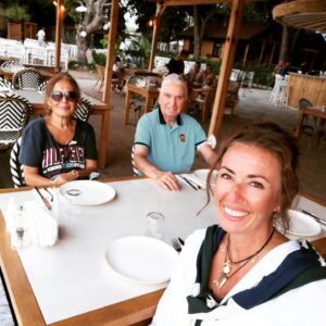 Gökçe Yanardağ Instagram - Merhaba yeni yaşım...🍂🌾🐚🎂
Teşekkürler  Anne❤️
Teşekkürler  Baba❤️
Tüm güzel dilekleriniz için teşekkür ederim . Yüzümdeki koca gülüşün sebebisiniz 🙏🏼😊❤️