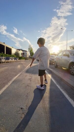 Gökhan Karacık Instagram - Eskimesin diye sana şiir bile yazamıyorum…İYİ Kİ VARDIN VE İYİ Kİ VARSIN❤️ Doğum günün kutlu olsun👦