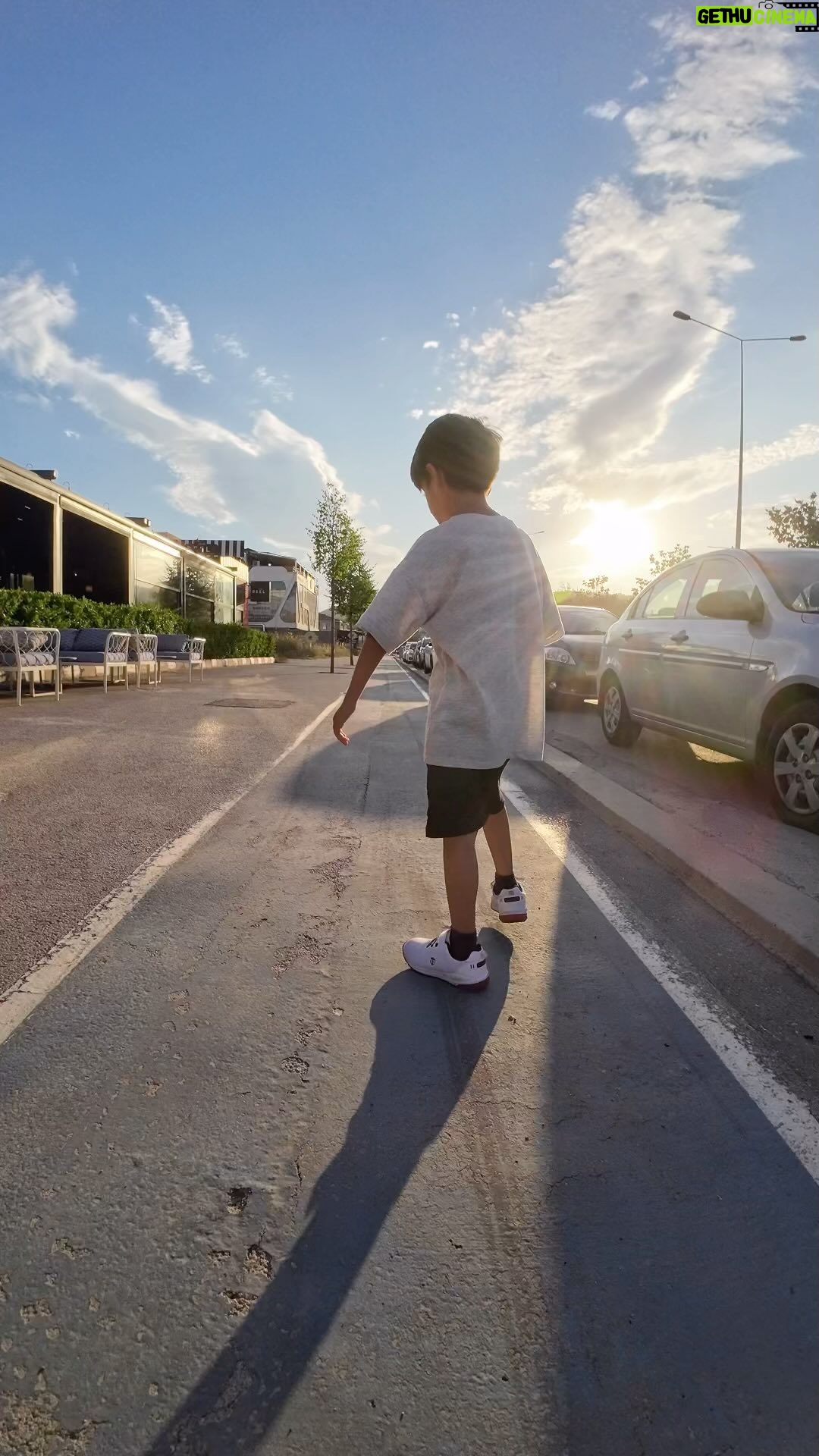 Gökhan Karacık - 3 Likes - Eskimesin diye sana şiir bile yazamıyorum…İYİ Kİ VARDIN VE İYİ Kİ VARSIN❤️ Doğum günün kutlu olsun👦