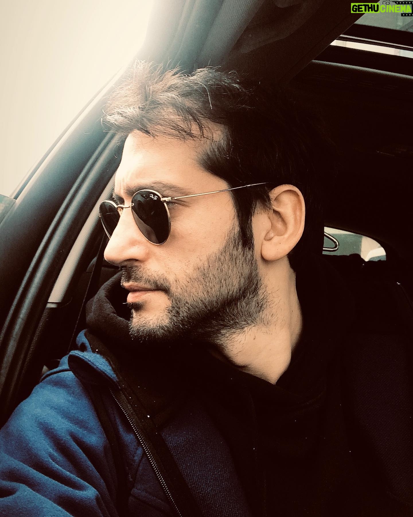 Gökhan Karacık - 1.7K Likes - Arkana asla bakma✋ “Never look back”