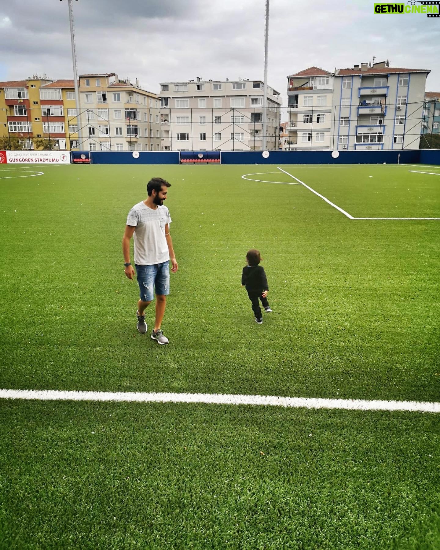 Gökhan Karacık - 1.4K Likes - Survivor👨👩👧🎭